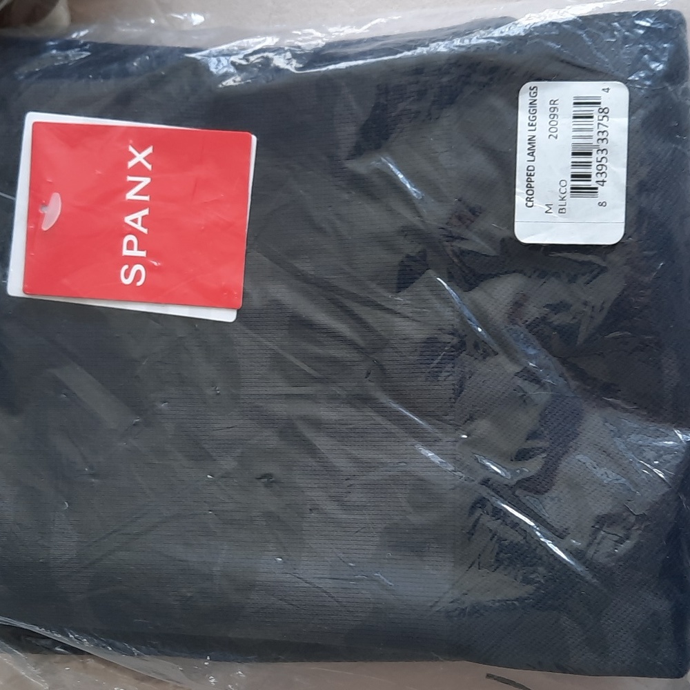 SPANX Look at Me Now crop seemless leggings in black camo - Picture 11 of 11